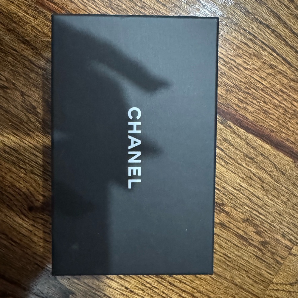 Chanel - Picture 7 of 10